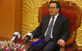 專(zhuān)訪(fǎng)：愿中國(guó)人民在中共領(lǐng)導(dǎo)下取得更多成就——訪(fǎng)越共中央委員、中央對(duì)外部部長(zhǎng)黃平君